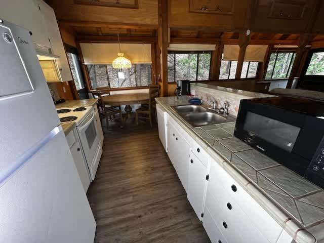 Views Inside Yosemite-Timber Lodge-Sleeps 6 يوسميتي ويست المظهر الخارجي الصورة