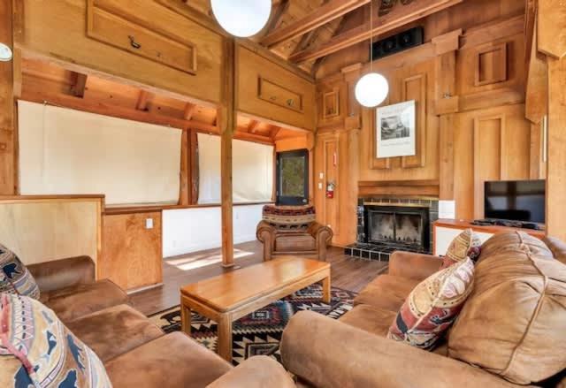 Views Inside Yosemite-Timber Lodge-Sleeps 6 يوسميتي ويست المظهر الخارجي الصورة